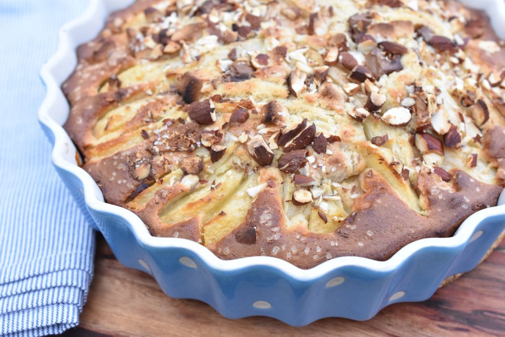 Pærekage med marcipan og nougat - opskrift