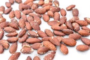 DSC_0555 • nogetiovnen.dk Saltmandler i mikroovn - saltede mandler