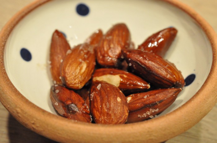 DSC 1680 700x464 Lækre lynhurtige saltmandler i mikroovn