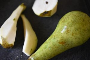 DSC_3977 • nogetiovnen.dk Pæretærte med smuldredej af havregryn