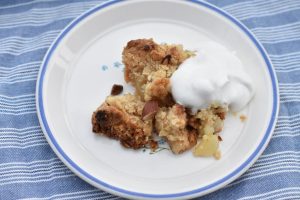 DSC_3992 • nogetiovnen.dk Pæretærte med smuldredej af havregryn