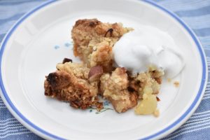 DSC_3993 • nogetiovnen.dk Pæretærte med smuldredej af havregryn