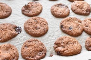 Småkager med nougat, marcipan & chokolade