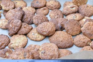 Småkager med marcipan mandler & chokolade