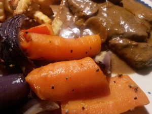 2015-01-31 19.16.18 • nogetiovnen.dk Pandestegt entrecote i flødesauce med løg og champignoner