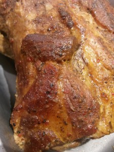 2015-02-01 19.48.45 • nogetiovnen.dk Burgerboller med pulled pork, løg og skysauce