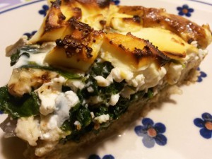 Spinattærte med løg og feta - grøntsagstærte