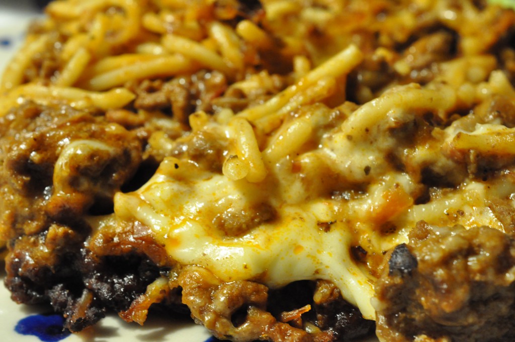 Gratineret pasta af spaghetti Bolognese