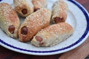 Grove pølsehorn til madpakken - nem opskrift