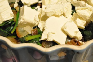 Spinattærte med løg og feta - grøntsagstærte