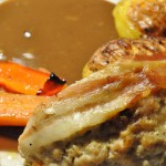 Forloren hare - opskrift med bacon og brun sovs