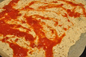 Pizza af koldhævet dej