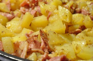 Biksemad med bacon og løg - nem opskrift