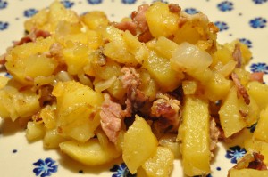 Biksemad med bacon og løg - nem opskrift