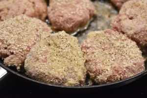 Sesampaneret karbonade - sprød og lækker