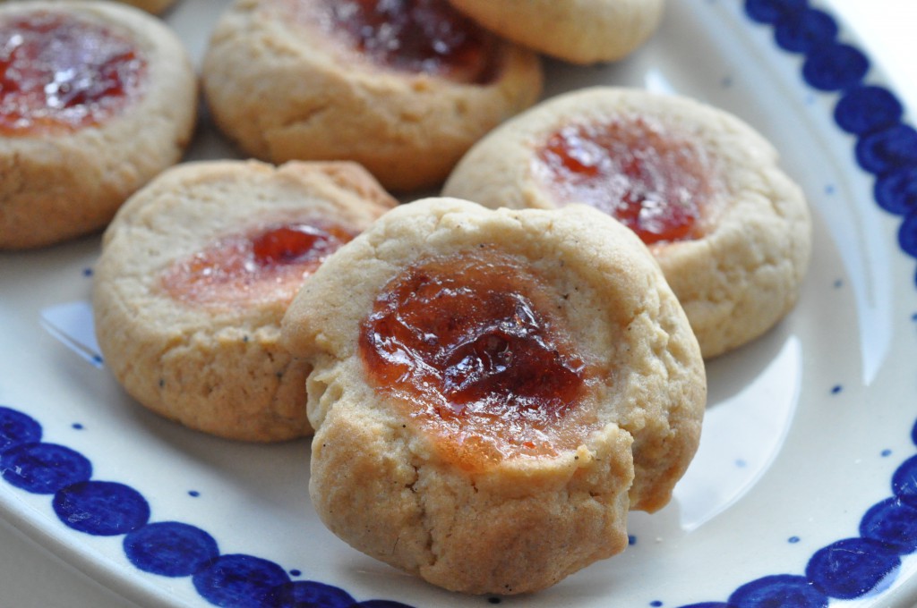 Småkager med syltetøj julemandens knapper