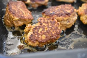 DSC_2155 • nogetiovnenstaging.com Krydrede kyllingefrikadeller – sunde & lækre