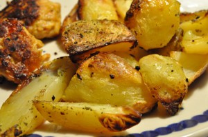 Sprøde pommes frites med hvidløgssalt