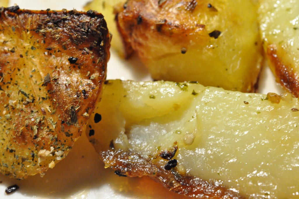 Sprøde pommes frites med hvidløgssalt