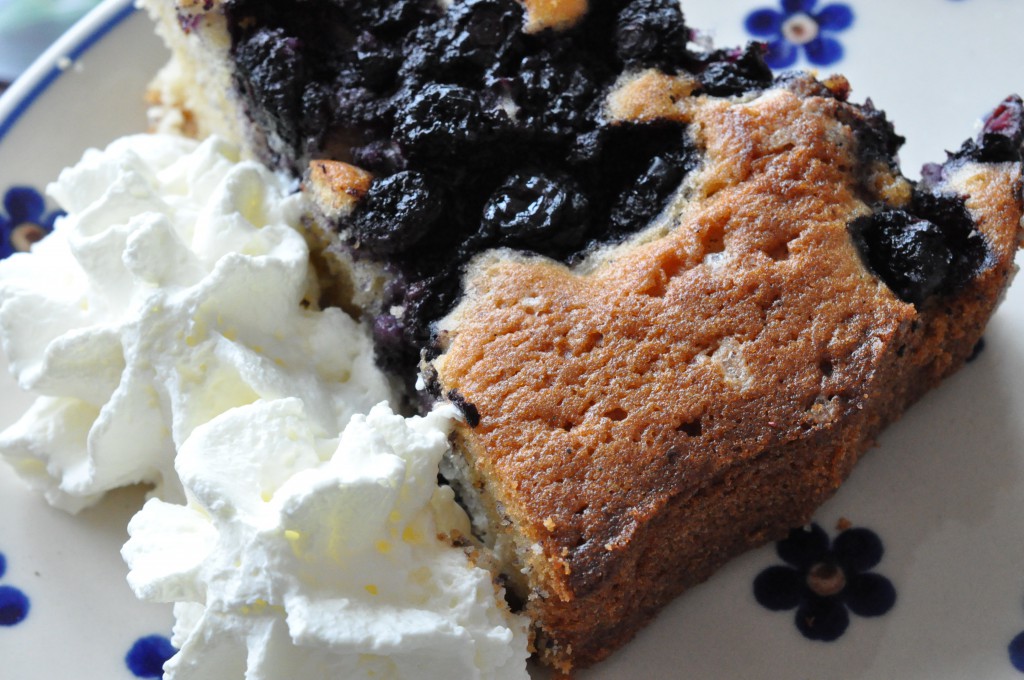 Lækker tærte med blåbær, marcipan og vanilljeprikker