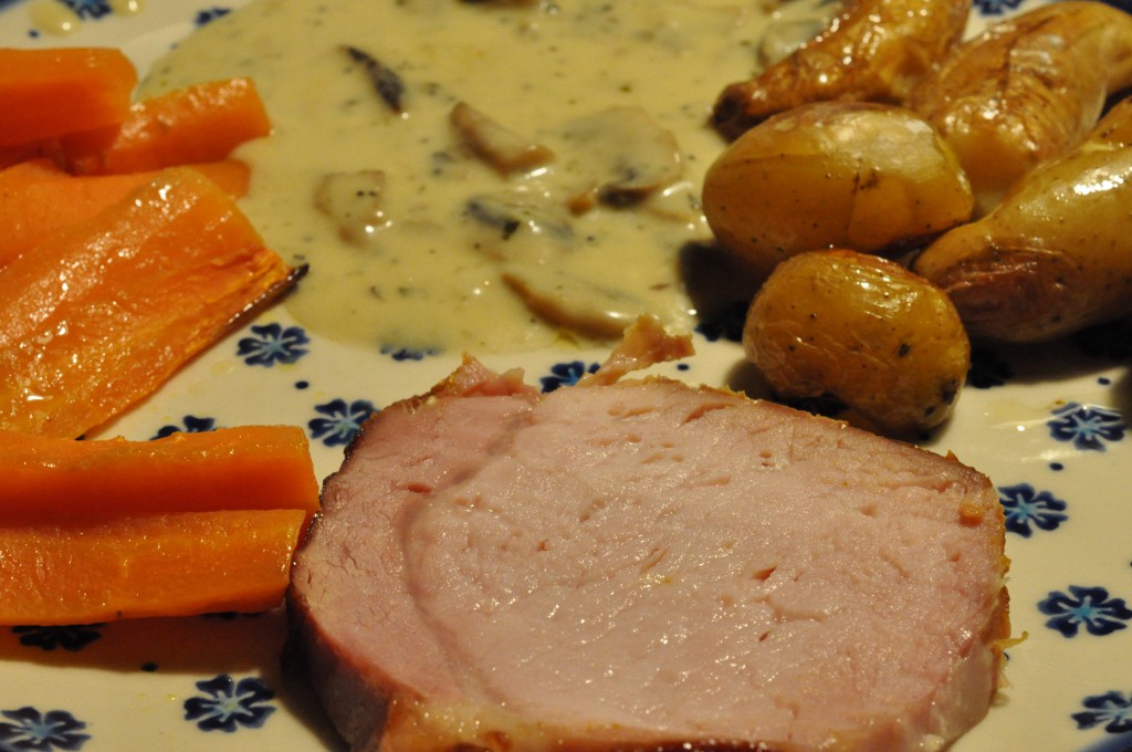 Glaseret hamburgerryg og hjemmelavet champignonsauce