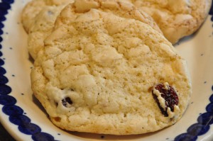 Cookies med olie, tranebær & hvid chokolade
