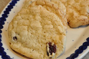 Cookies med olie, tranebær & hvid chokolade