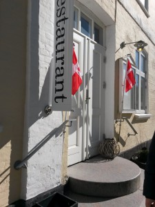 Keramikskatte, fisk ad libitum, hav og høj himmel