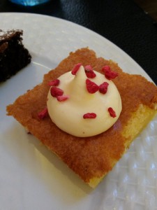 Keramikskatte, fisk ad libitum, hav og høj himmel