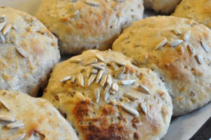 Fuldkornsboller og franskbrød - nem opskrift
