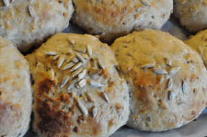 Fuldkornsboller og franskbrød - nem opskrift