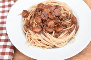 DSC_3045 • nogetiovnen.dk Millionbøf med gulerødder & pølser - opskrift