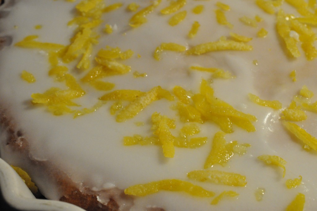 Hjemmelavet saftig citronmåne med marcipan