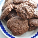 Chokoladecookies med farin og hvid chokolade