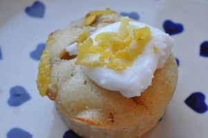 Saftige citronmuffins med citronglasur – opskrift 