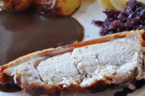 Flæskesteg og hasselbackkartofler 