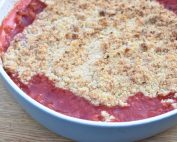 DSC_1404 • nogetiovnen.dk Kage med jordbærgrød - crumble med jordbær og kokosmel