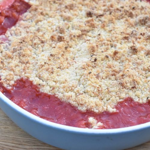 Kage med jordbærgrød - crumble med jordbær og kokosmel