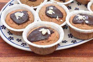 Havregrynsmuffins - opskrift på muffins med kærnemælk 
