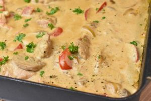 Mørbrad i fad med pikant flødeost & peberfrugt