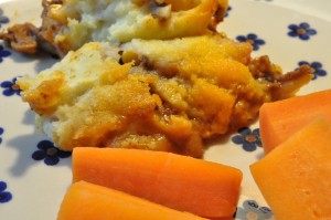 Shepards pie med hakket oksekød opskrift