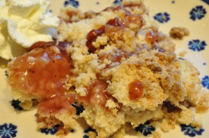 Jordbærcrumble med jordbærgrød og kokosmel