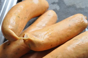 Spaghetti med pølser, ketchup og løg - stegt pasta