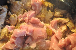 Mørbradgryde med fløde, timian og ostesovs