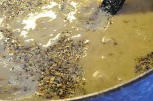 Mørbradgryde med fløde, timian og ostesovs