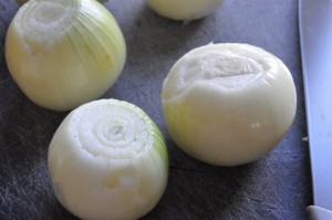 Verdens bedste lasagne med gulerødder og hvidløgsbrød opskrift