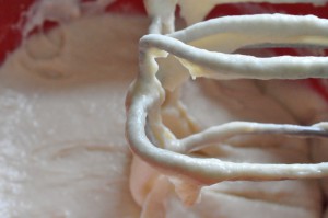 Rabarberkage med marcipan - nem fedtfattig kage med rabarber