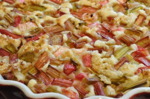 Rabarberkage med marcipan - nem fedtfattig kage med rabarber