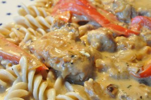 Mørbrad i fad med pikant flødeost & peberfrugt