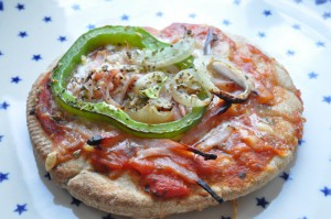 Pita pizza med skinke & tun - på pitabrød